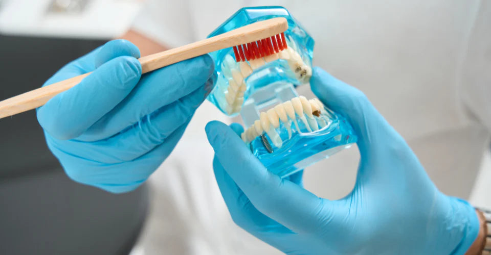 Správne umývanie zubov: Najčastejšie chyby a ich následky