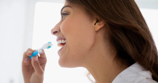 Nerovnomerné bielenie zubov – prečo sa to deje a ako tomu predísť?